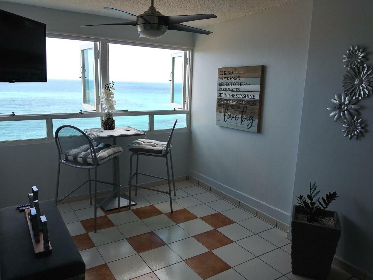 Breezy Beachfront Property With View Of Paradise Luquillo Buitenkant foto